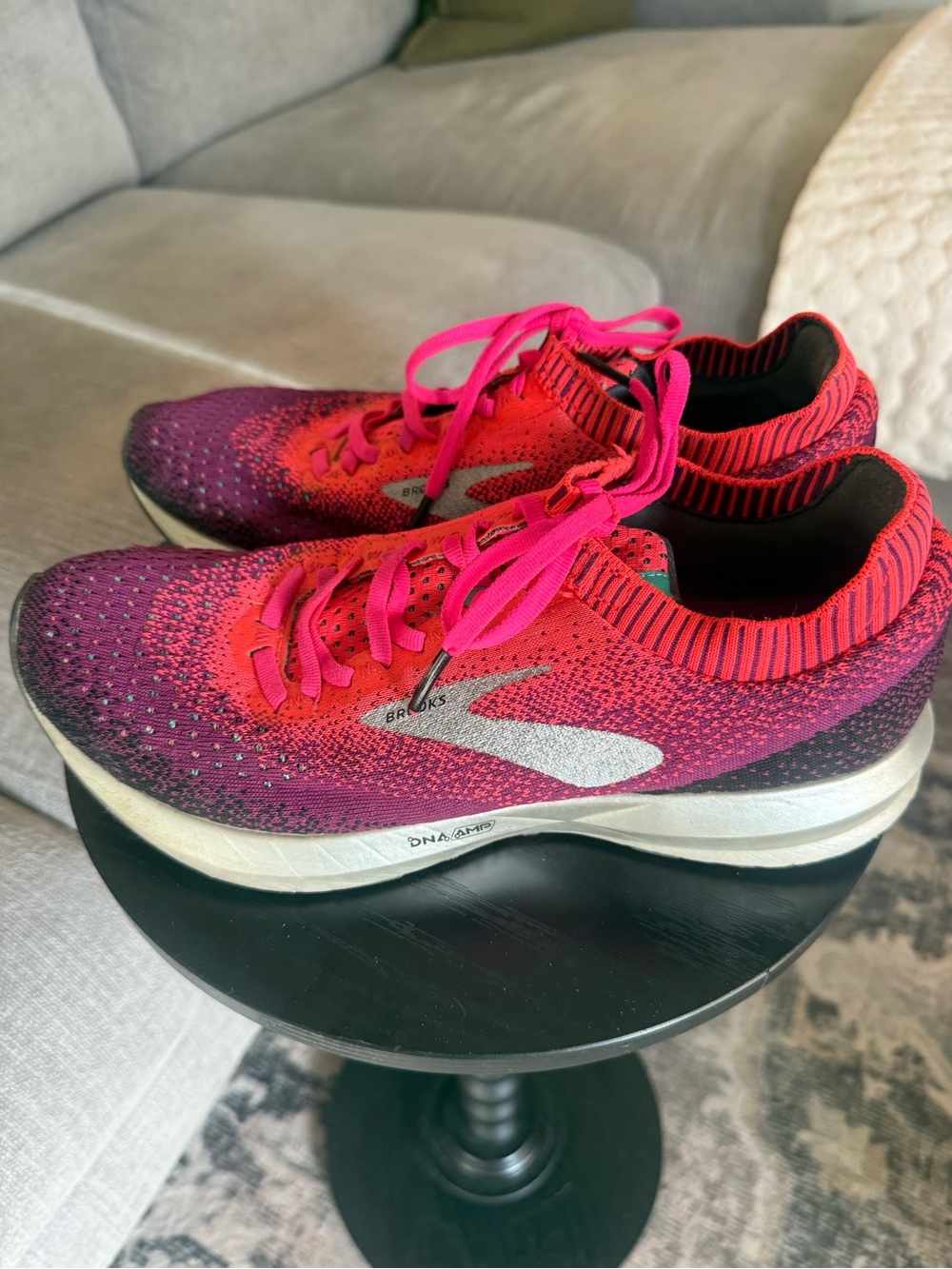 Brooks Levitate-2 Sneakers Womens 9.5 Pink Purple Knit Lace Up Shoe